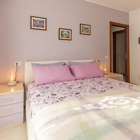 Purple House By Design Lejlighed Colico