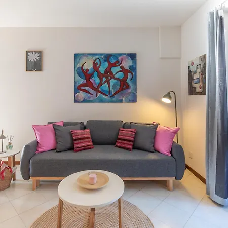 Purple House By Design * Colico