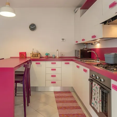 Purple House By Design Apartman *