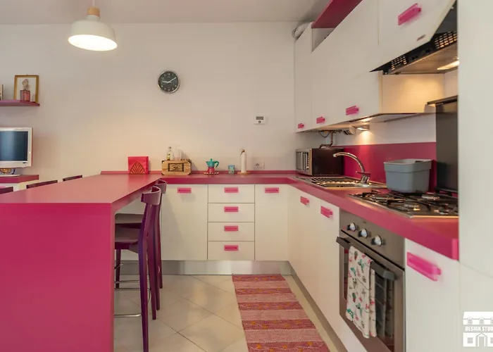 Purple House By Design Apartman *