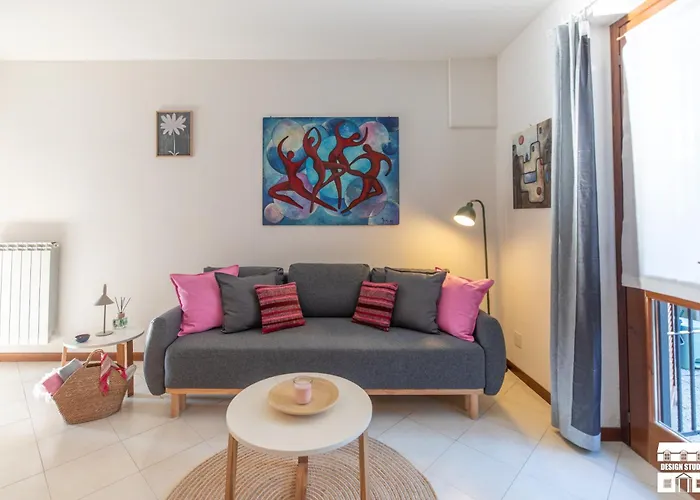 Purple House By Design * Colico