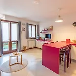 아파트 Purple House By Design *